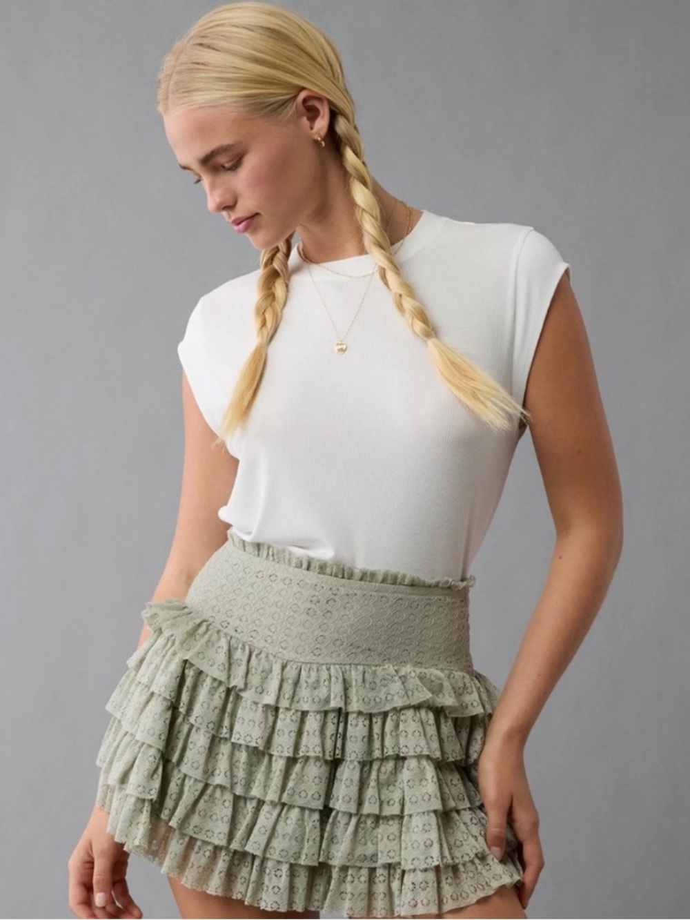 NWT AE High-Waisted Ruffle Mini Skort Skirt Women’s XL Sage Green Smocked